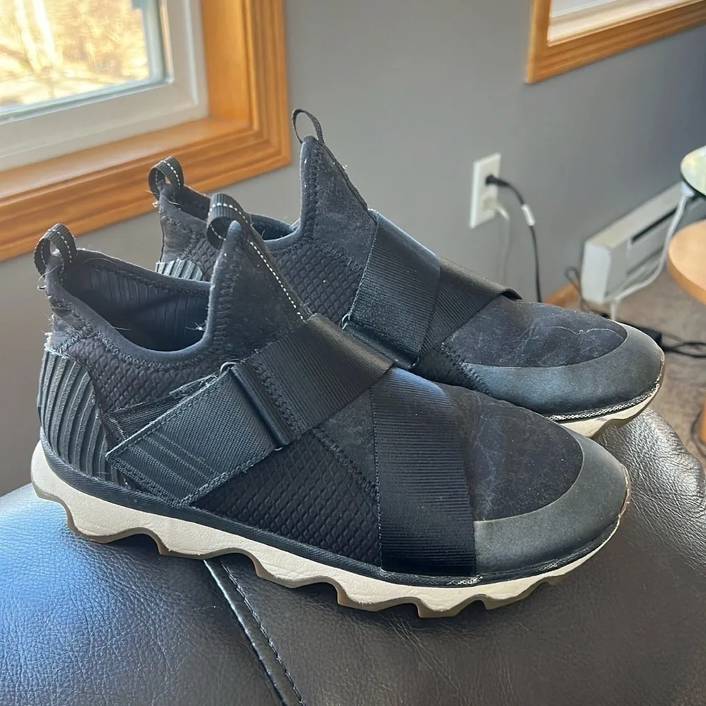 Sorel waterproof kinetic sneakers 9